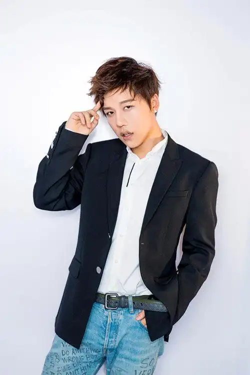 刘维献唱《爱上你治愈我》插曲《爱的光芒》,解答什么是爱的真相!