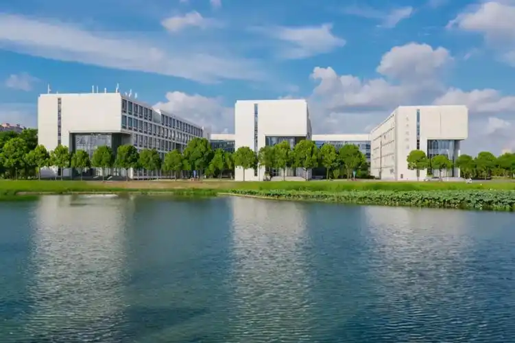 大学学院不再随意使用教育部发布通知湖畔大学改名激起千层浪