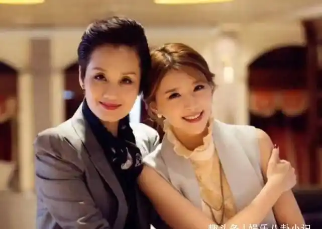 "儿子"是当红明星,女儿是奥运冠军,55岁的她堪称人生赢家_李颖_张翰