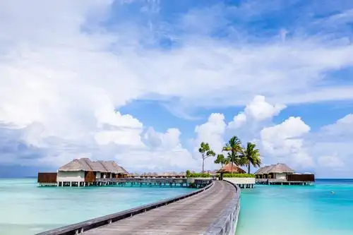 马尔代夫之宁静岛,专为情侣打造的海景房.
