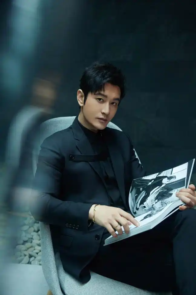 黄晓明发布西装造型格调写真气质冷御雅致似贵公子