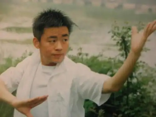 2010首页 滚动新闻  王宝强现在跟小时候差别不大.