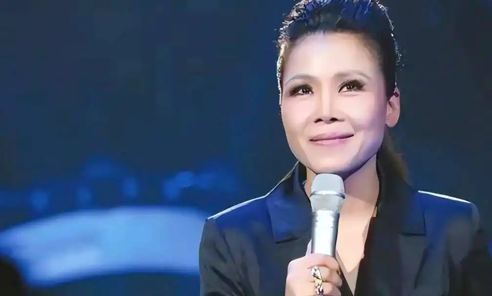 56岁田震晒近况,暴瘦之后大变样,被赞人美状态好,曾怒斥行业潜规则