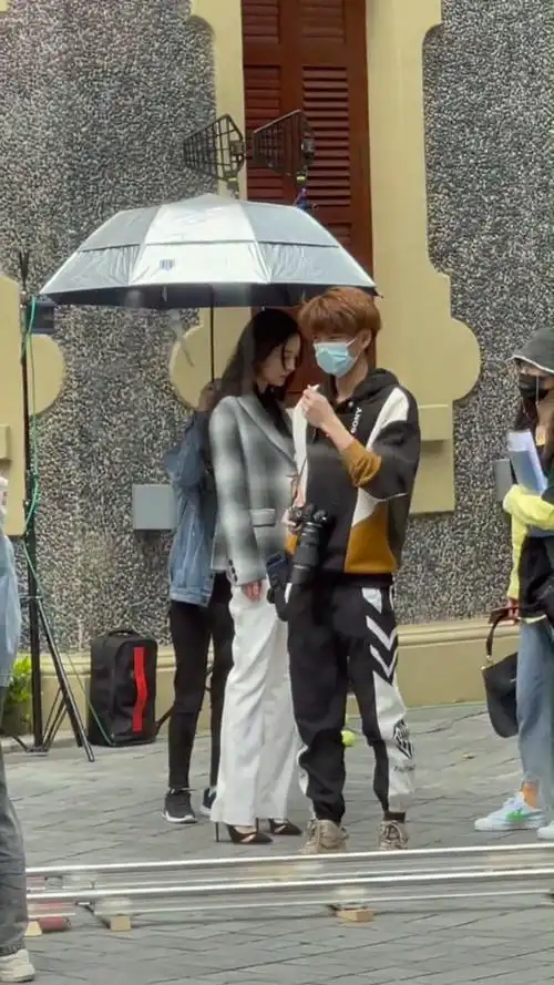 杨幂许凯拍戏路透,两个人也太好看了_手机新浪网