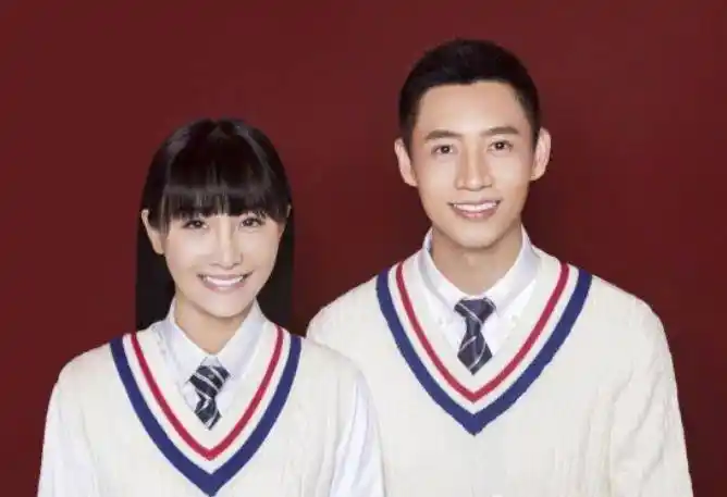 明星夫妻结婚证件照,别人都一本正经,黄晓明baby太会玩儿_感情_时间