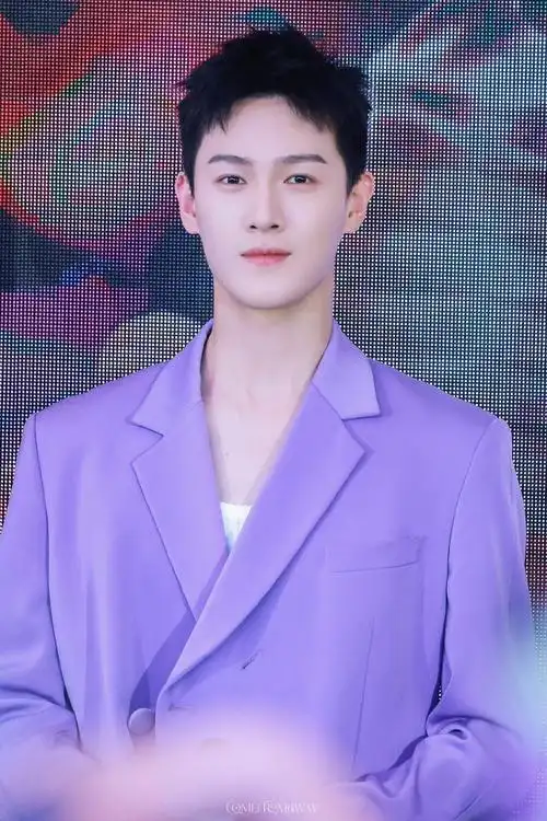 李昀锐短碎盖##李昀锐把紫色系买断了吧