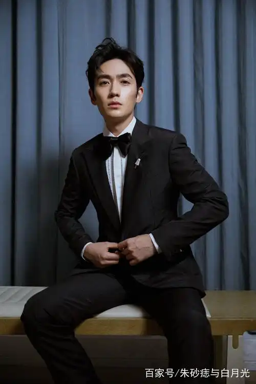 #最帅正装照大赛#你们心心念念的爱豆都在这里了,快来pick吧