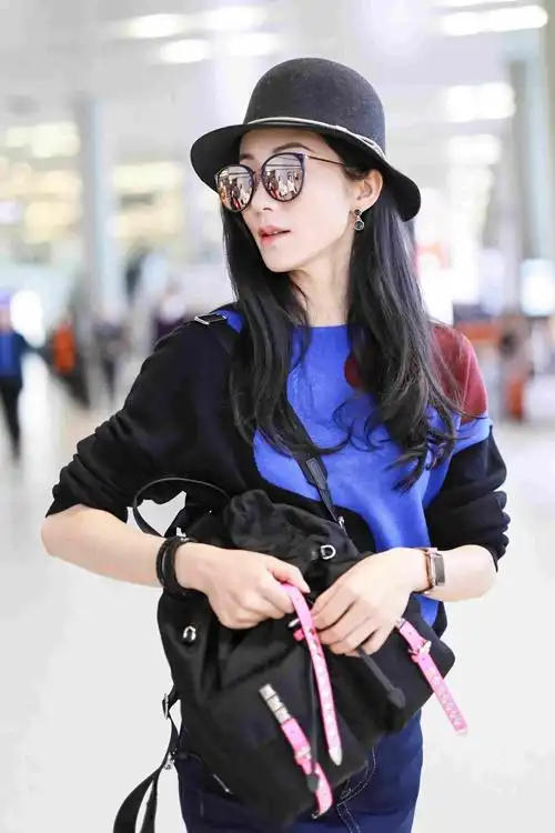 杜鹃韩雪 女明星们春天背的这款尼龙包也太时髦了吧!