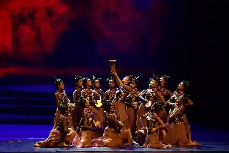 情景歌舞剧《黄河之上·多彩白银》在兰上演 - 中国日报网