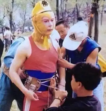 演员在片场休息都在干嘛第一张我忍住了但唐僧这张笑得肚子疼