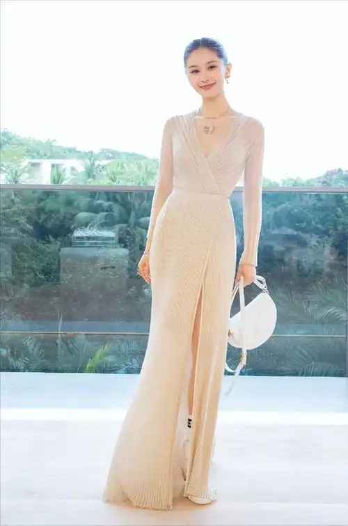 这是王子文吗?原来她的身材这么好.