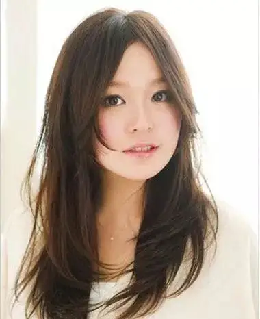 好看女生中分发型图片,显脸小个性发型!