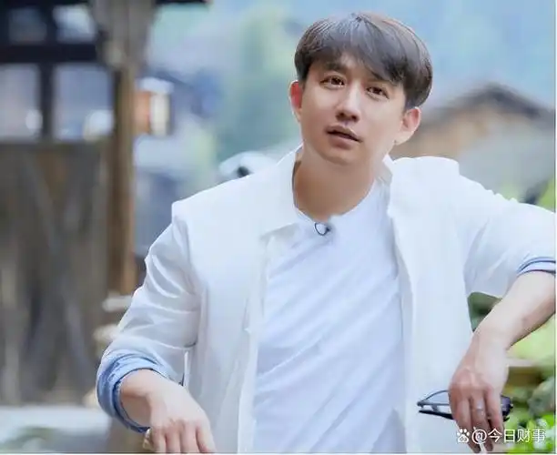 52岁黄磊回应无戏可拍2年没拍戏3年没当男主综艺演戏都停了