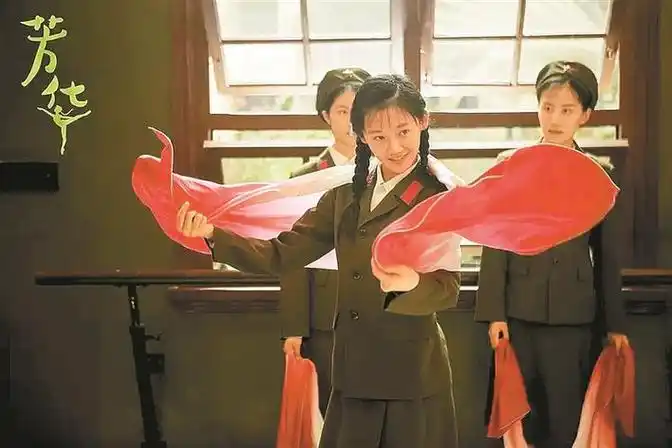 影评《芳华》,为什么好男人总会爱上绿茶女,你爱的却不是爱你的