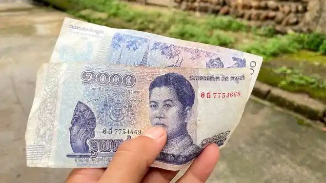 借2000元人民币还2万外币有这么好的事情吗小伙该怎么办