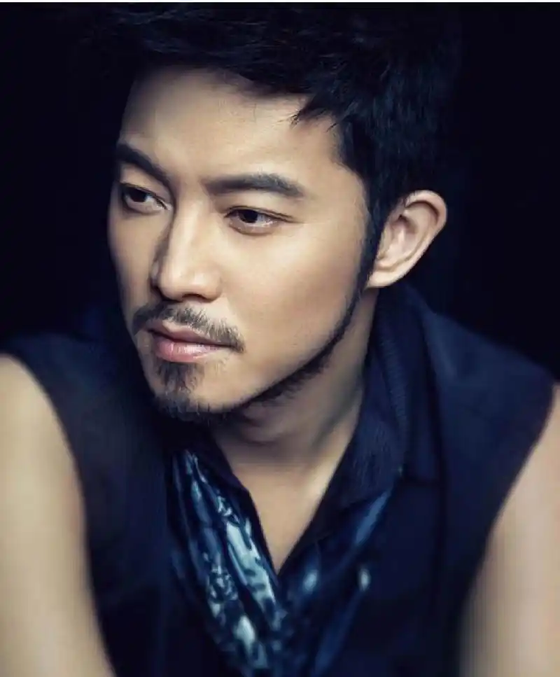 你们要找的四十岁男人图片 礼貌拿图谢谢支持