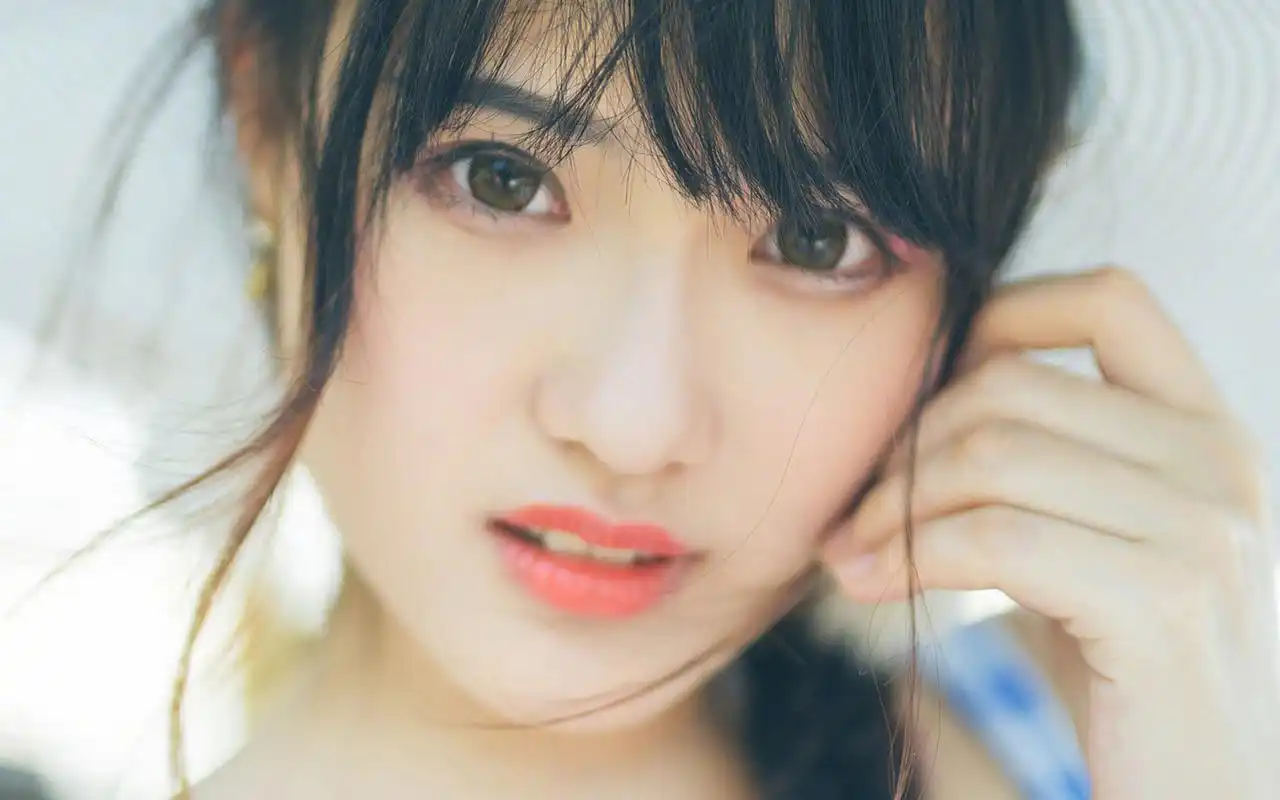 甜美大眼美女清新唯美写真高清壁纸