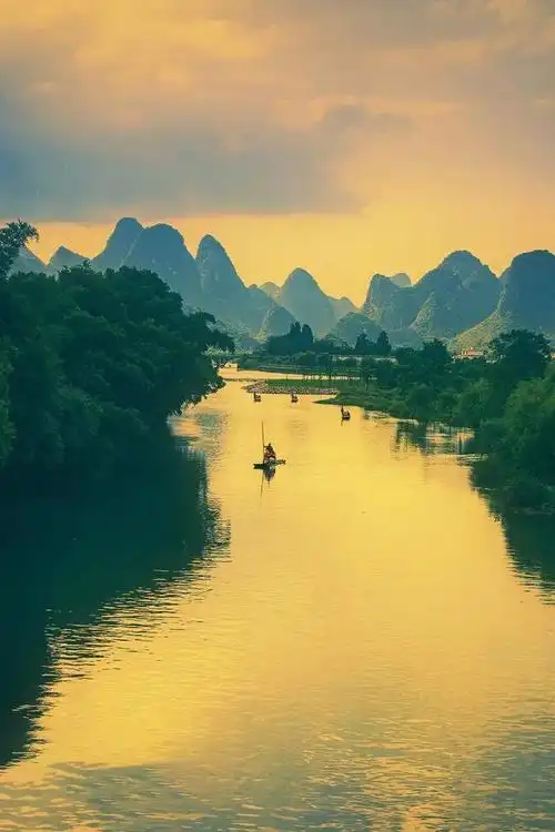 高清山水风景广西(央媒转发广西群山绝美航拍)(30)