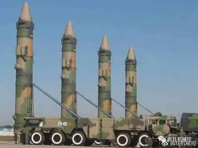 东风导弹威力强大导弹发射车造价数千万高温尾焰会融化车体吗