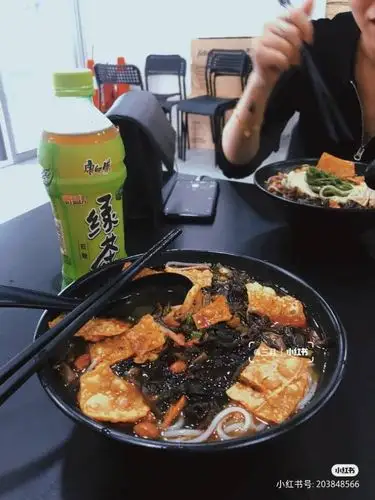 大马有【螺蛳粉】餐厅!现煮现吃!不用吃包装了