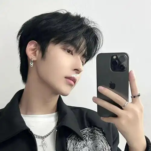 男生发型三七分推荐