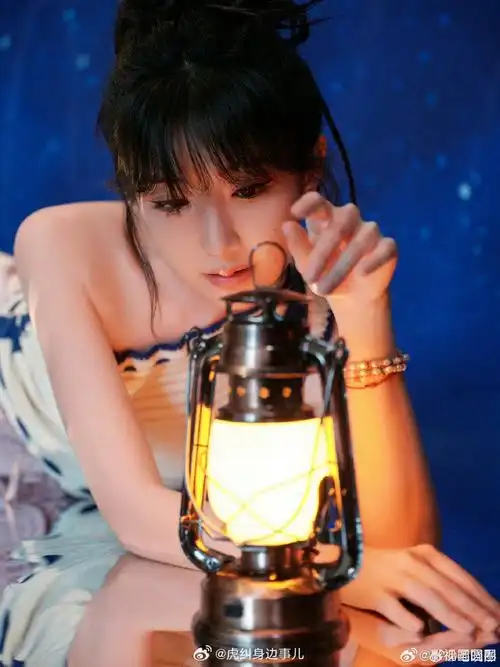 毛晓彤晒青环5旅行照##毛晓彤法式慵懒丸子头