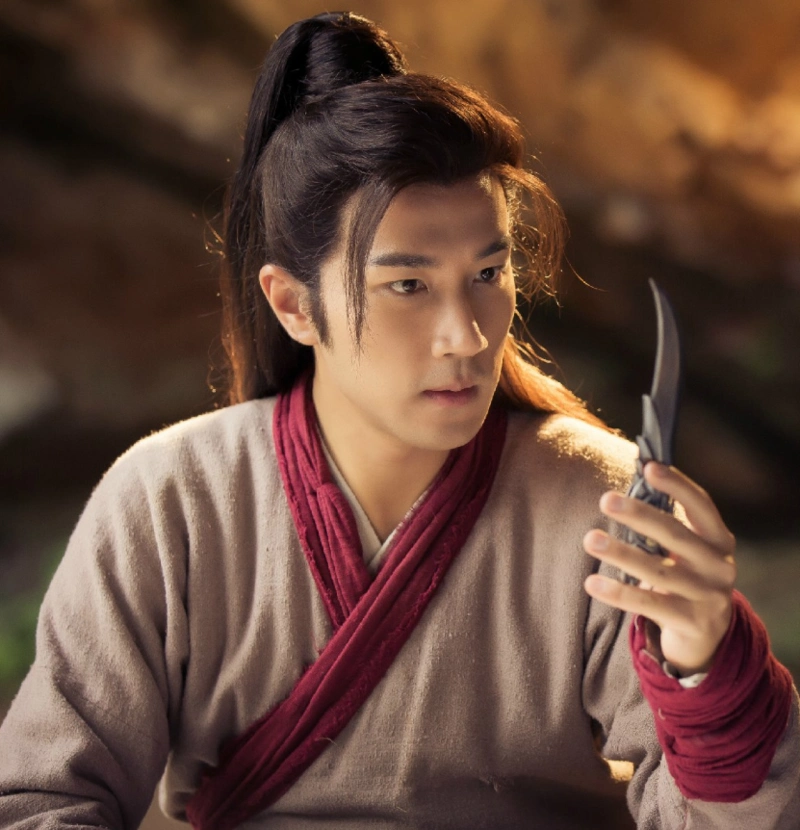 刘恺威《飞刀又见飞刀》六个造型,白衣飘逸,图六让杨蓉心动!