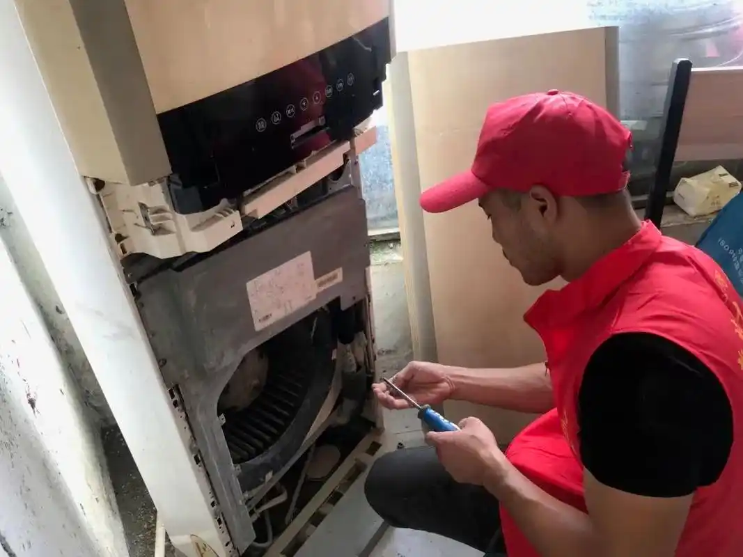 灾后恢复县妇联来帮您修家电啦