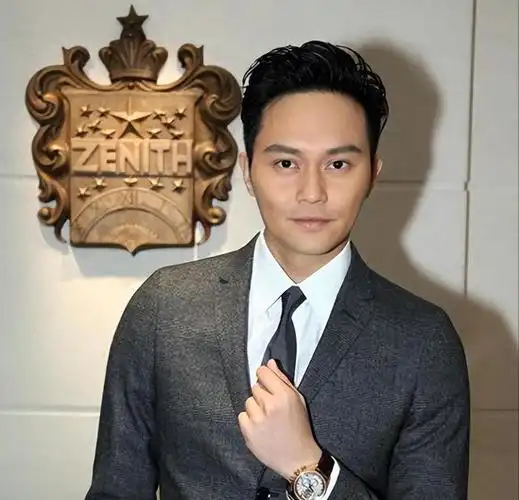 张智霖和袁咏仪是娱乐圈中的"模范夫妻",但最近他们却因为一些轶事