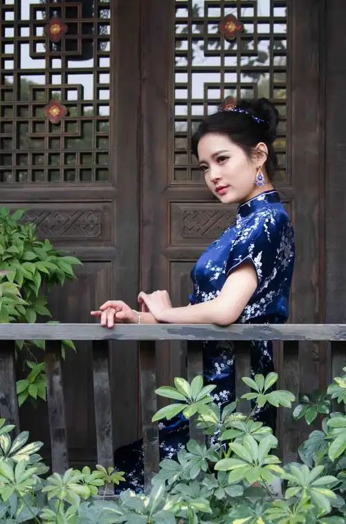 都江堰网友参加【深宅旗袍女的韵味】活动花絮