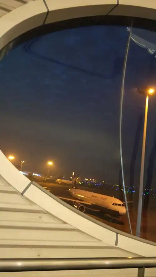 凌晨五点半的机场