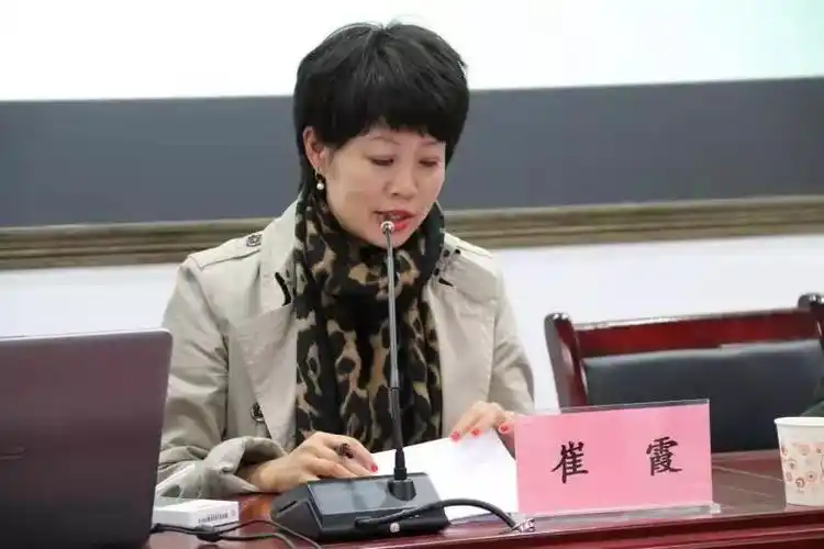 央视记者专访带着大象跳街舞融媒体时代主流媒体之路