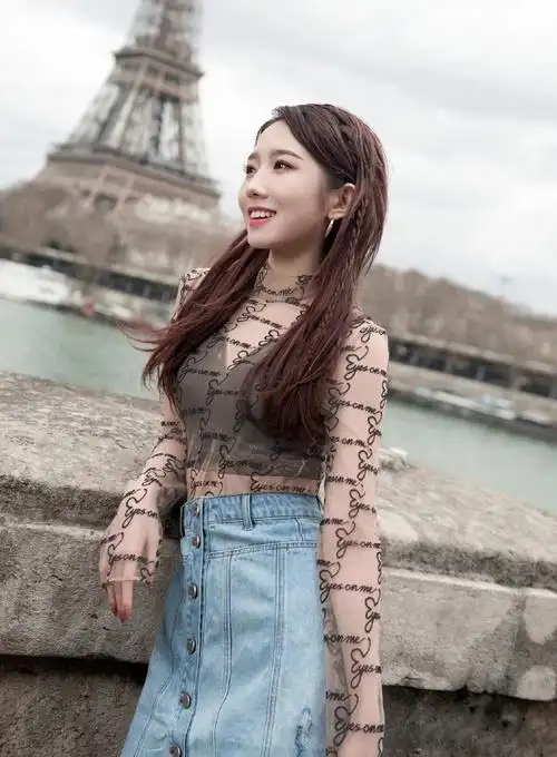 孟美岐精致巴黎时尚大片写真图片