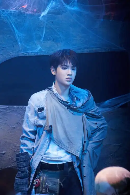 【#密室大逃脱失落的城邦#(上)高清剧照之黄明昊@jjjustin0219】帅气