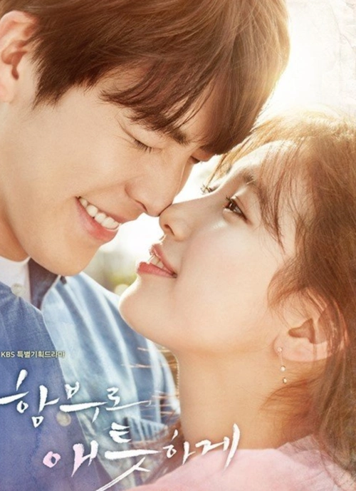 芳心纵火犯!国民初恋裴秀智黑色长裙亮相,全程狂撩秀发美貌在线