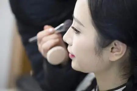 化妆师初期的经历是怎样的?