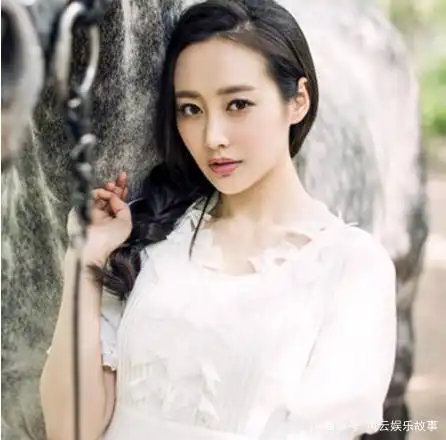 难怪看《天生要完美》中高颖眼熟,竟是《花千骨》中的她,眼拙了