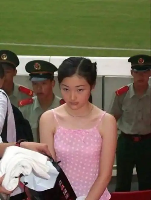 【为"爱"认罪】自从两人牵手相伴,杨博对陶静尽显深情款款.