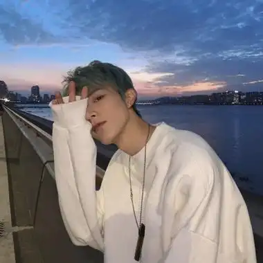 慵懒温柔干净的好看真人男生头像 高清阳光吸睛的家居男头像集_男生