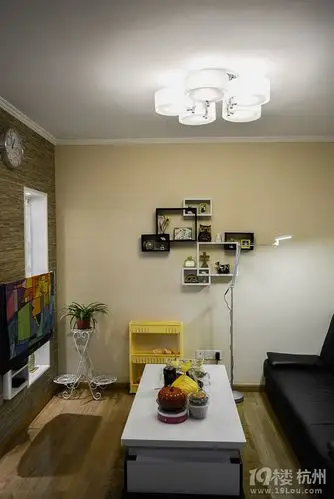 装修图库_三室一厅,简约,10-15万,客厅_杭州19楼