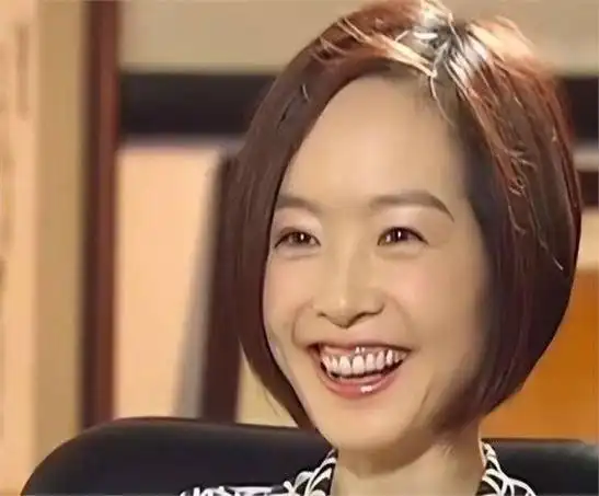 被赵本山回怼遭周星驰白眼周星驰遭到了赵本山的反击,遭到了白眼.