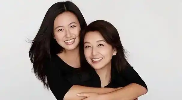 演员田小洁从工人到演员娶女神江珊为妻事业爱情双赢