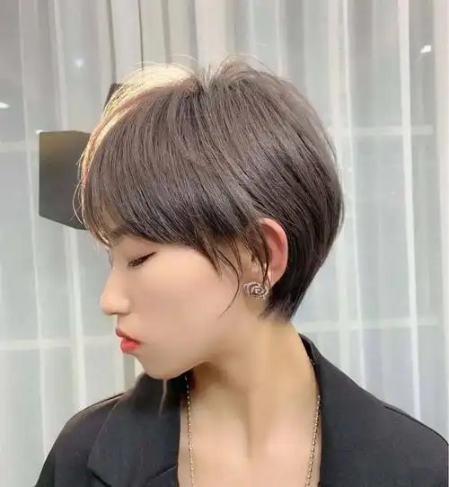 2021流行秋冬短发巨显年轻
