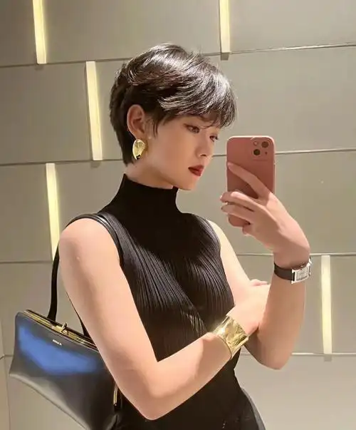 治愈一整个夏天的露耳lover短发可盐可甜