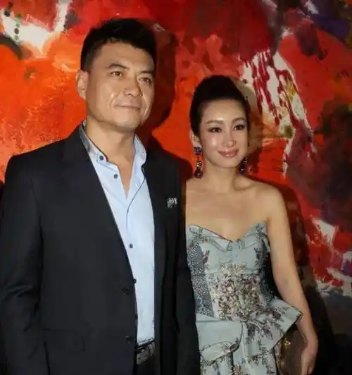 实力派演员王新军,与唐静离婚后,二婚携手秦海璐再获幸福_男人_剧本
