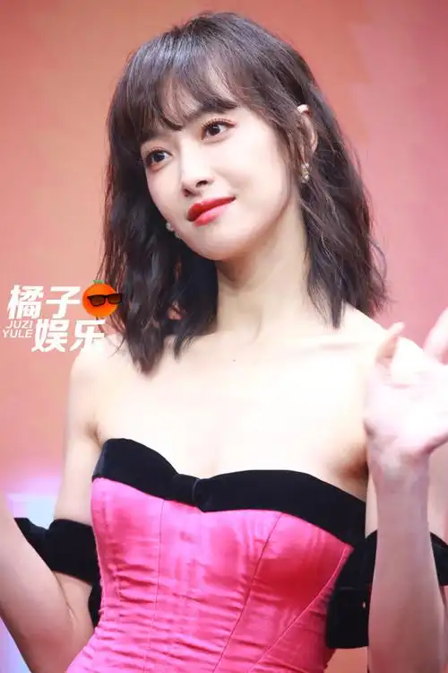 宋茜玫瑰粉裙##明星芭莎年度派对造型##时尚芭莎红毯