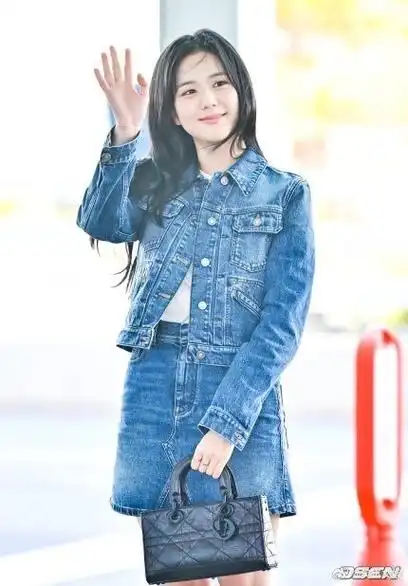 金智秀时装周机场出发路透##金智秀机场出发生图