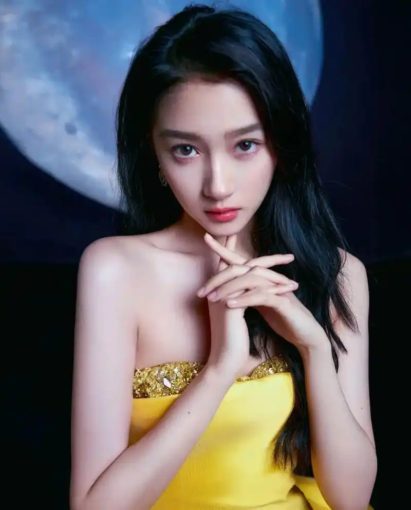 有多少人喜欢关晓彤的大长腿呢