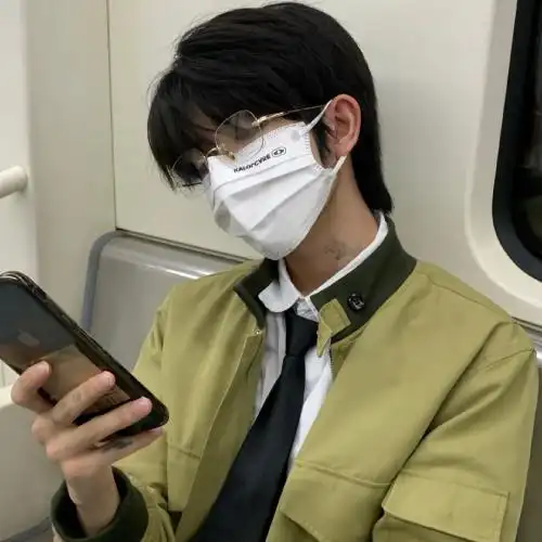 成熟一点儿的男生头像天生傲骨真男人