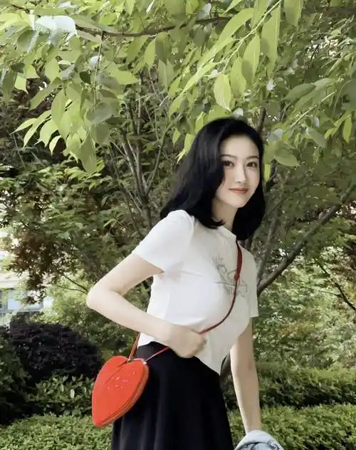 景甜时尚合集:温柔温婉,气质淡雅